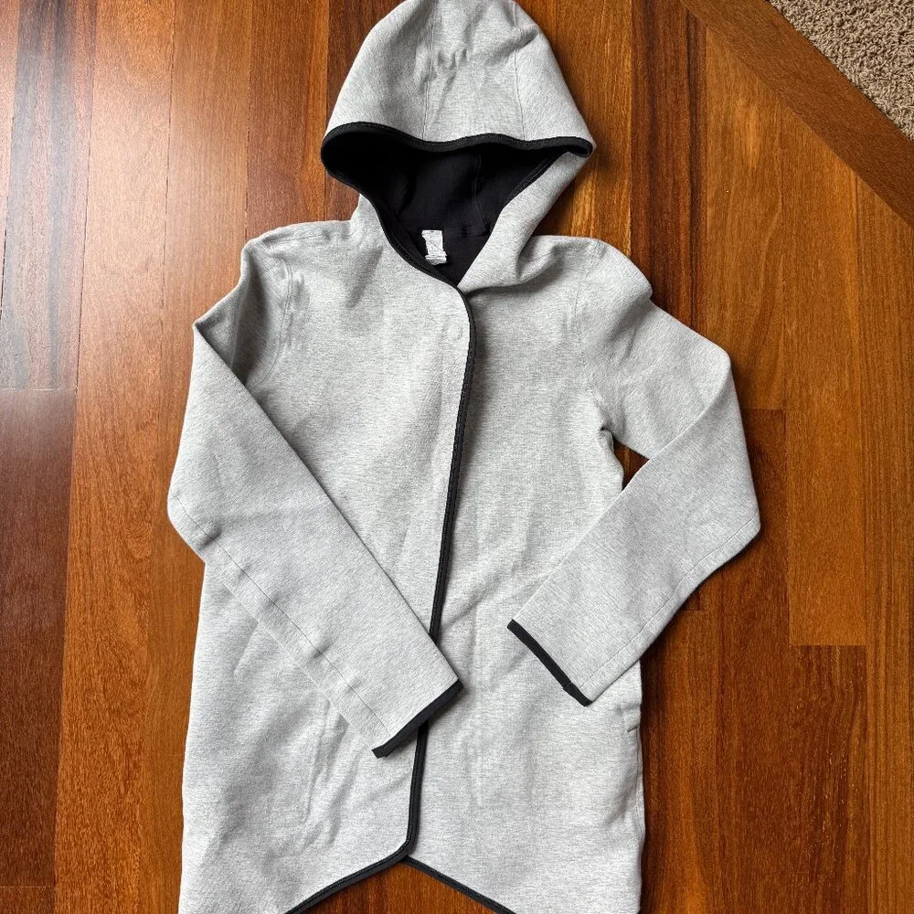 Like NEW Ivivva Sz 10 Reversible Gray / Black Jacket